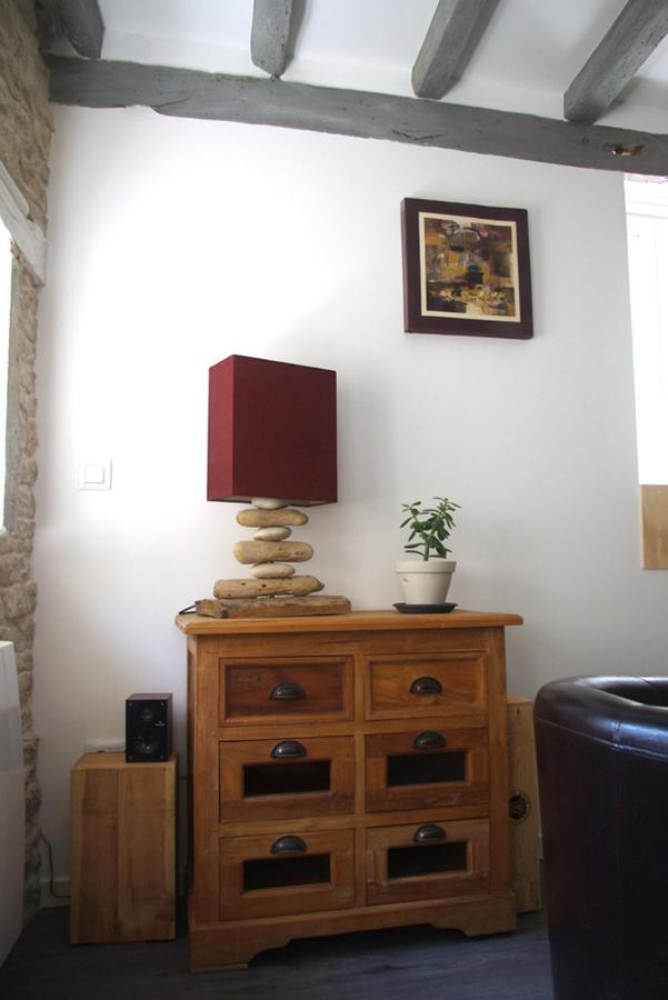 Wood Stone And Wine * Beaune (Cote d'Or)
